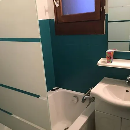 Διαμέρισμα 1800 *